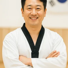 김한국 관장님 프로필 - 20년 경력의 태권도 전문가